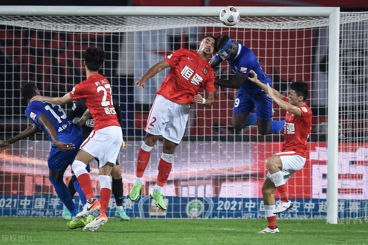 九游体育下载-关于击剑杯赛焦点战：燕山雄狮队大胜关中雷豹队，外线火力全开。边后卫成为亮点的信息