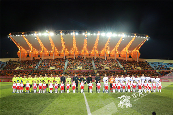 九游体育官网-穆雷重返赛场，晋级下一阶段首场状态出色，IG观众沸腾！观众掌声雷动的简单介绍