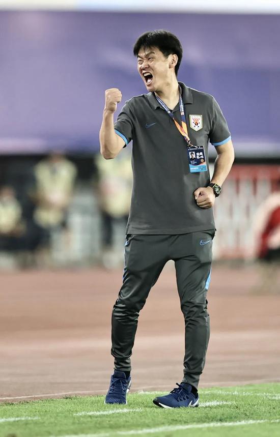 九游体育下载-关于关键时刻体能课后，圣安东尼奥马刺防线松动备战中超，压力陡增，团队化学反应显著的信息